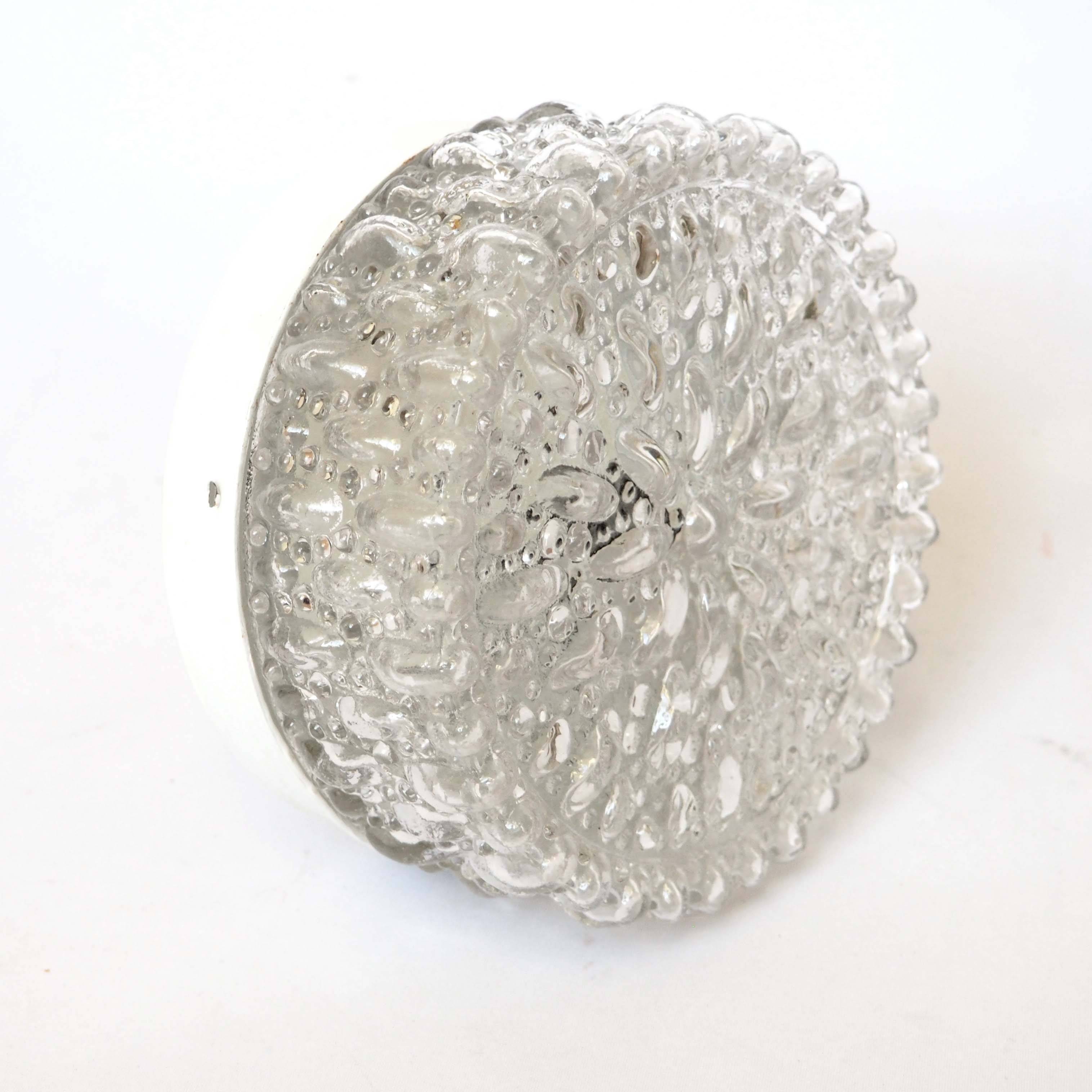 Tynnel bubble pattern molded glass wall light