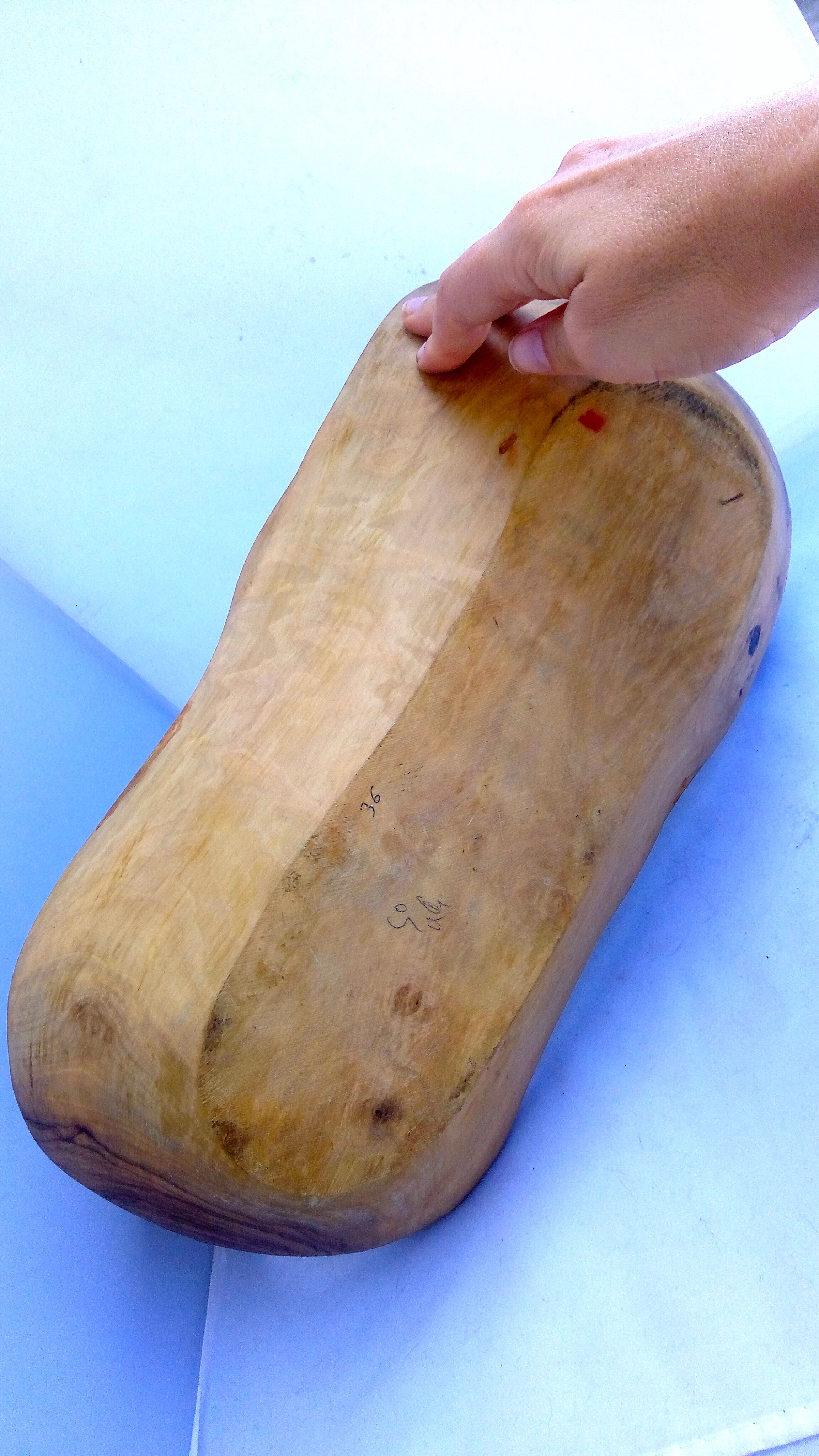 Brutal olive wood cut