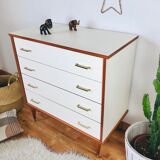 White and wooden chest of drawers