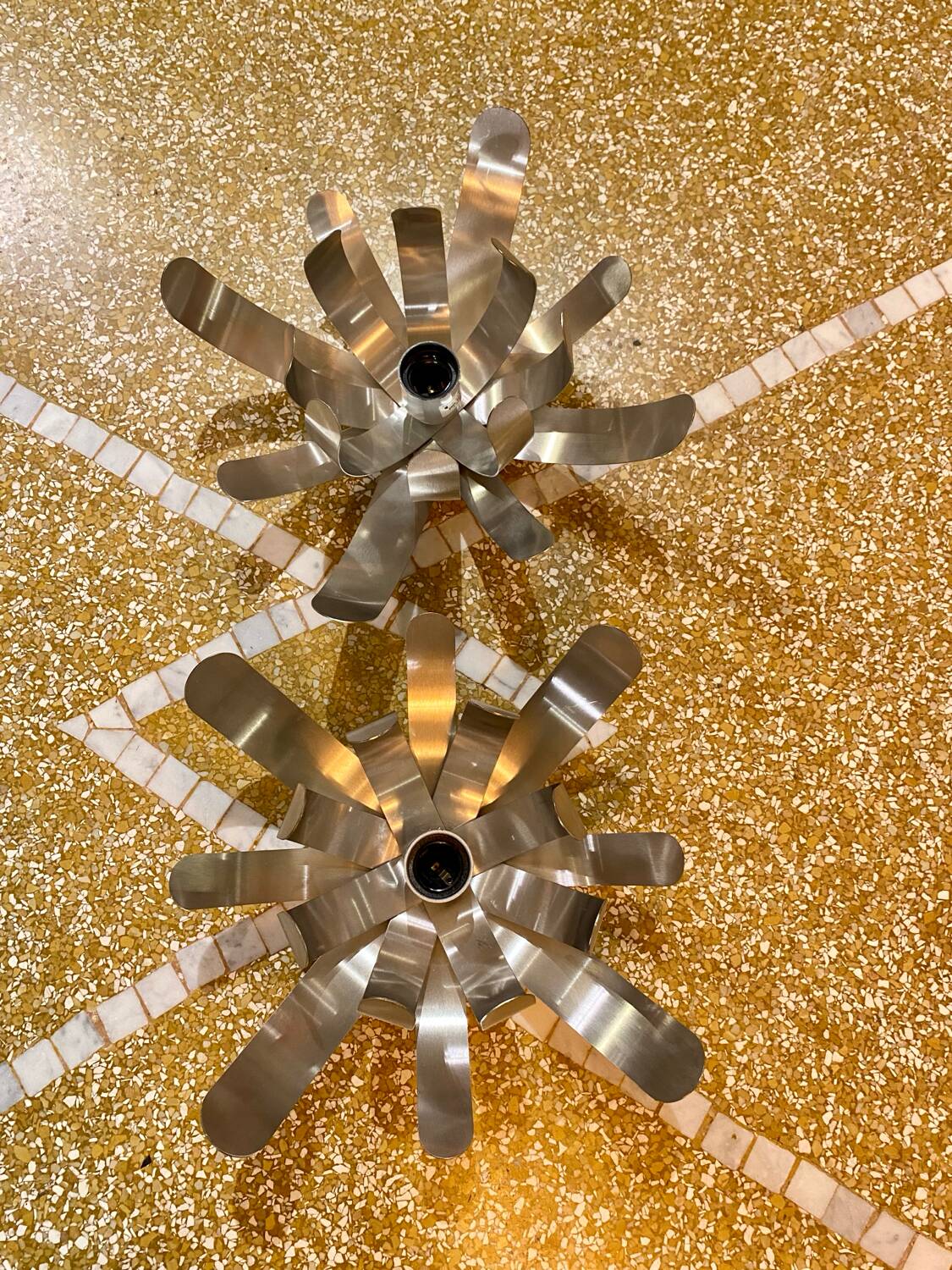 Pair of “flower” wall lights for Oxam 1970 Michel Boyer