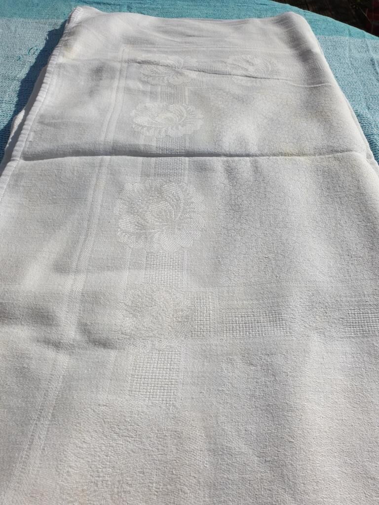 Nappe ivoire damassée monogrammée 160x145