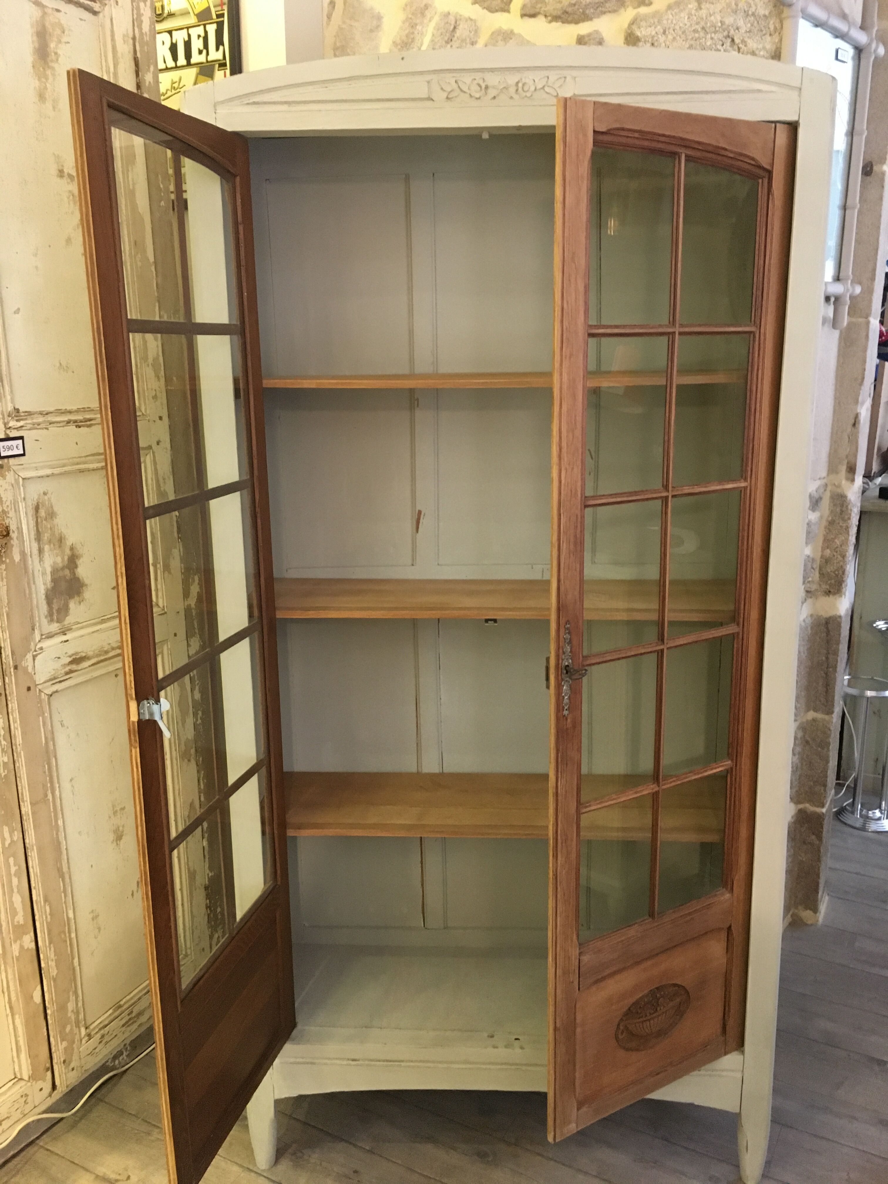 Old art deco showcase