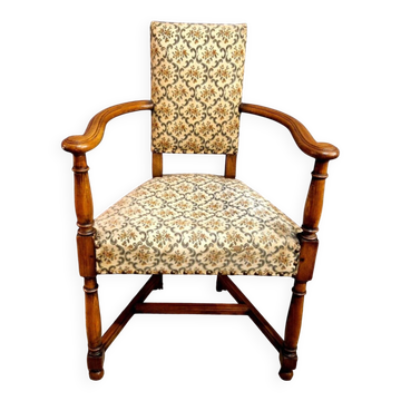 Chair known as a caquetoire
