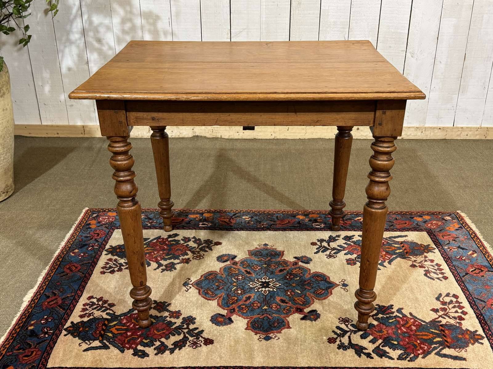 Table desk in fir and poplar from the early 20th century.