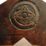 Table à manger hayrake style art nouveau et six chaises assises cuir d