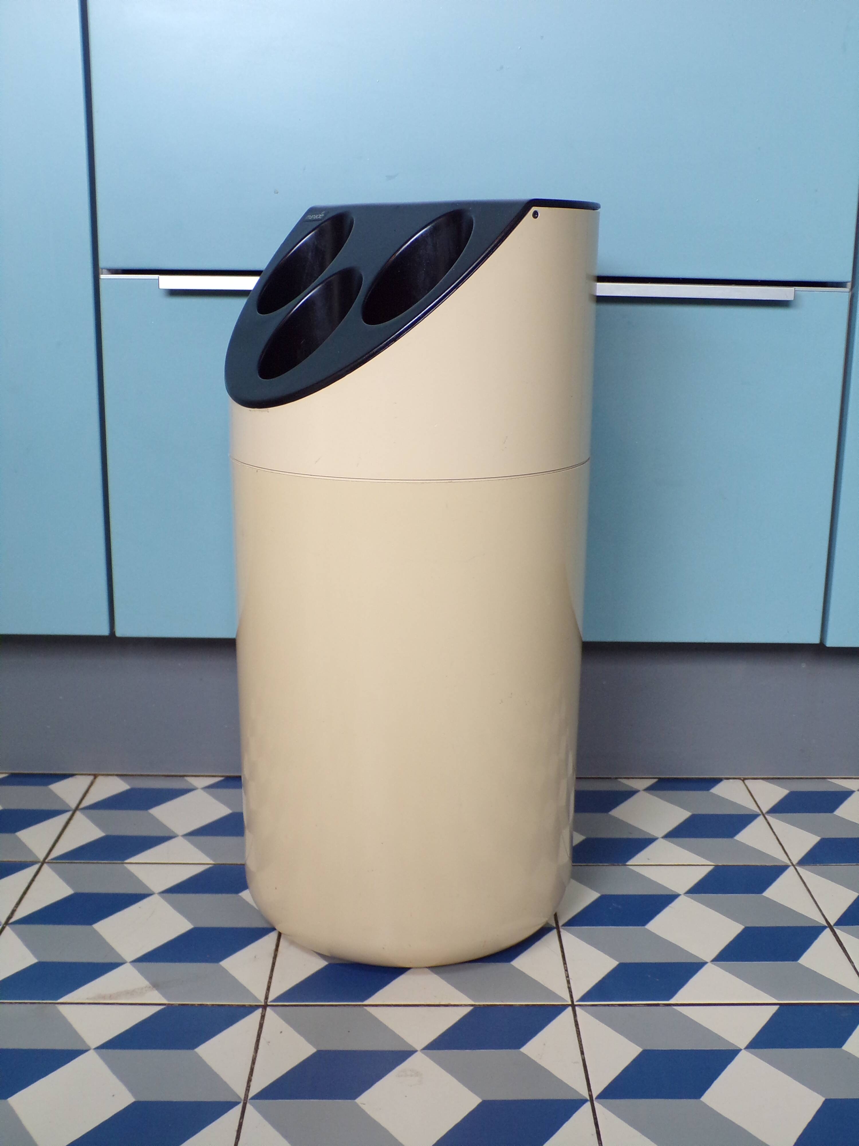 Samp umbrella stand Manade collection by Jean-René Talopp beige