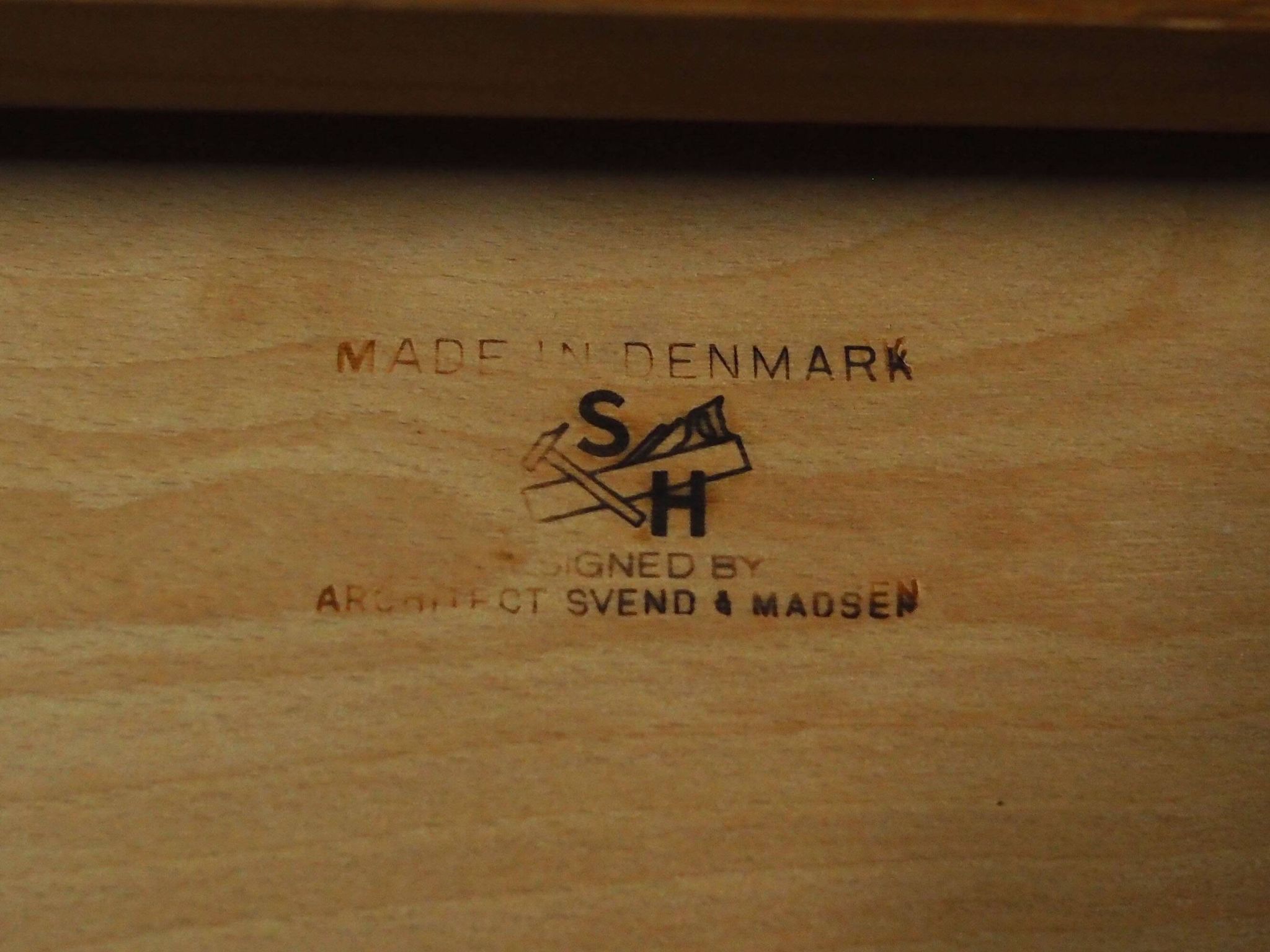 Bureau en frêne, design danois, années 1960, designer : Svend Age Madsen