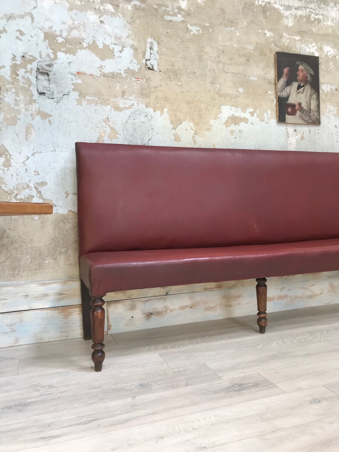 Bistro bench in burgundy leather