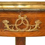 Empire style tripod stool