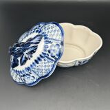 Decorative blue porcelain box – 1224d8