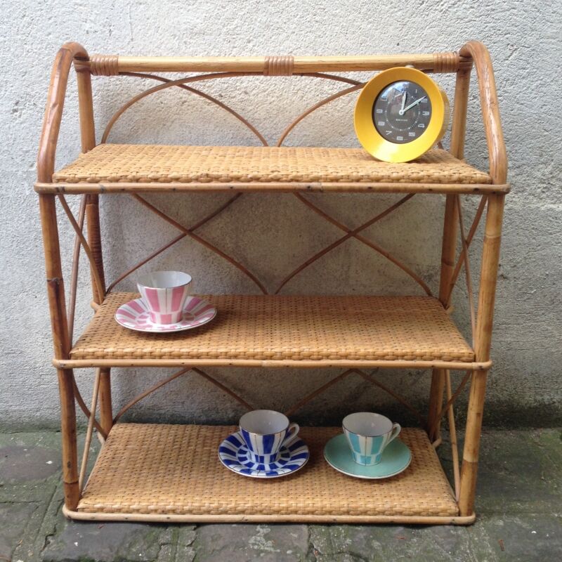 Shelf rattan