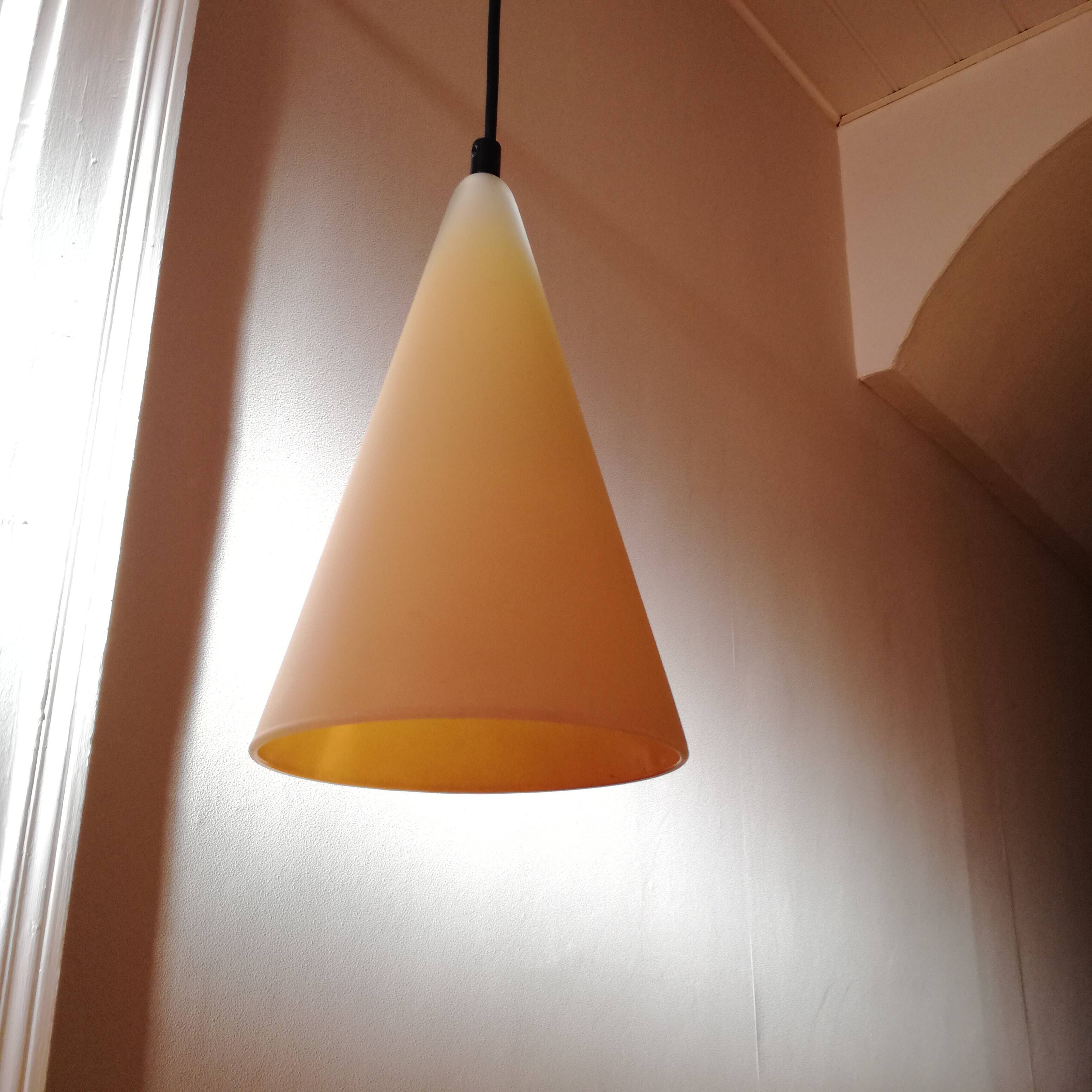 Suspension conique en verre par SCE France 1980