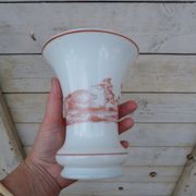 Vase en opaline motifs en grisaille rouge Chasse au Sanglier