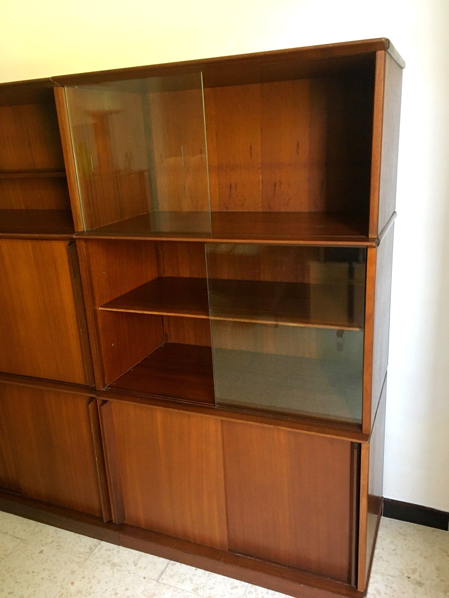 Vintage Oscar bookcase 60s