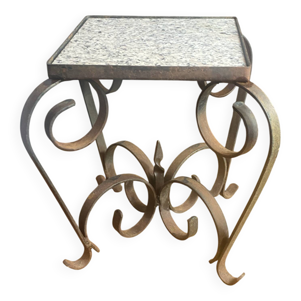 Table d’appoint  en fer forgé et marbre