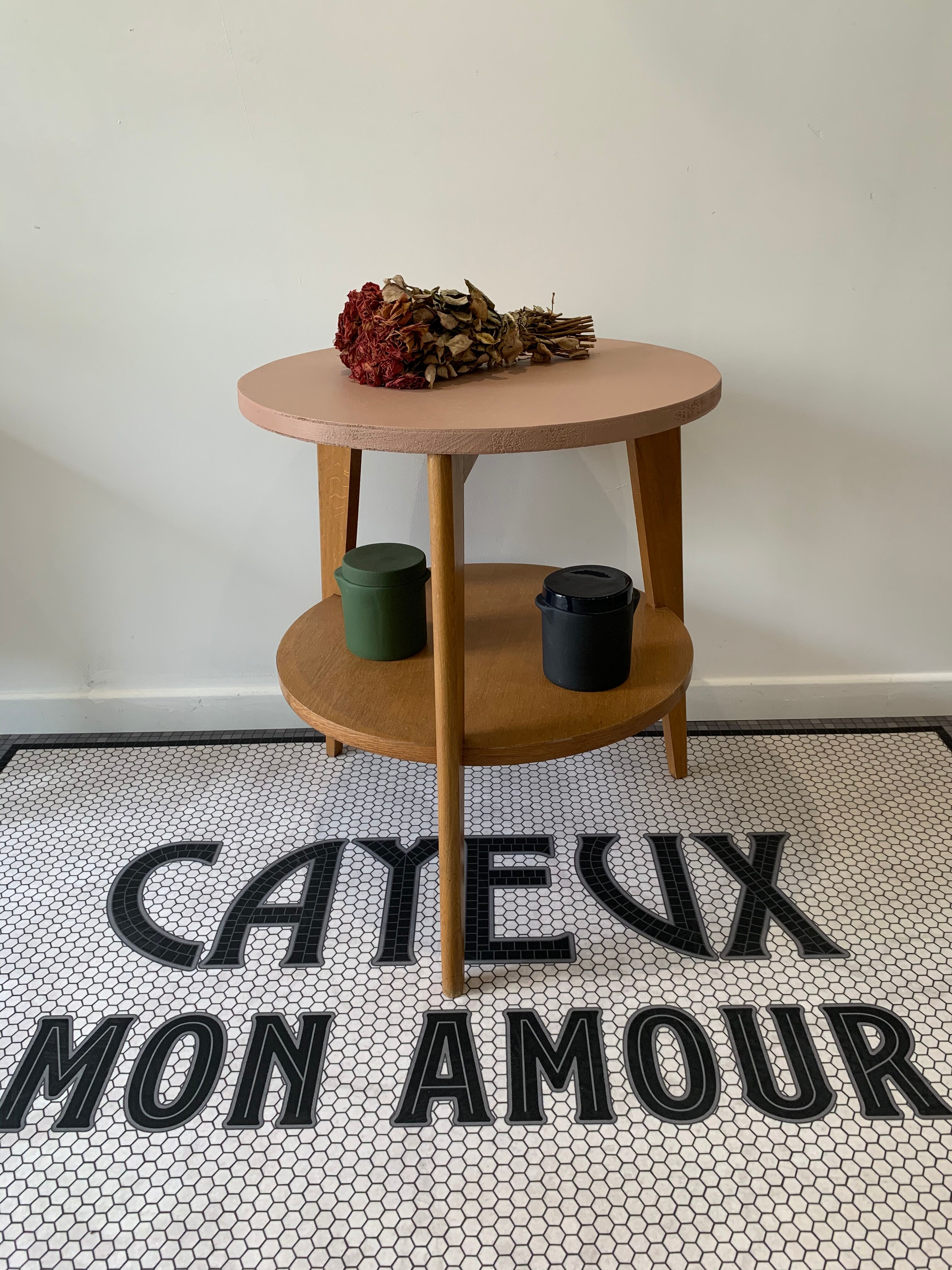 Round coffee table sofa tip