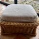 Carré pouf ou repose pied en rotin