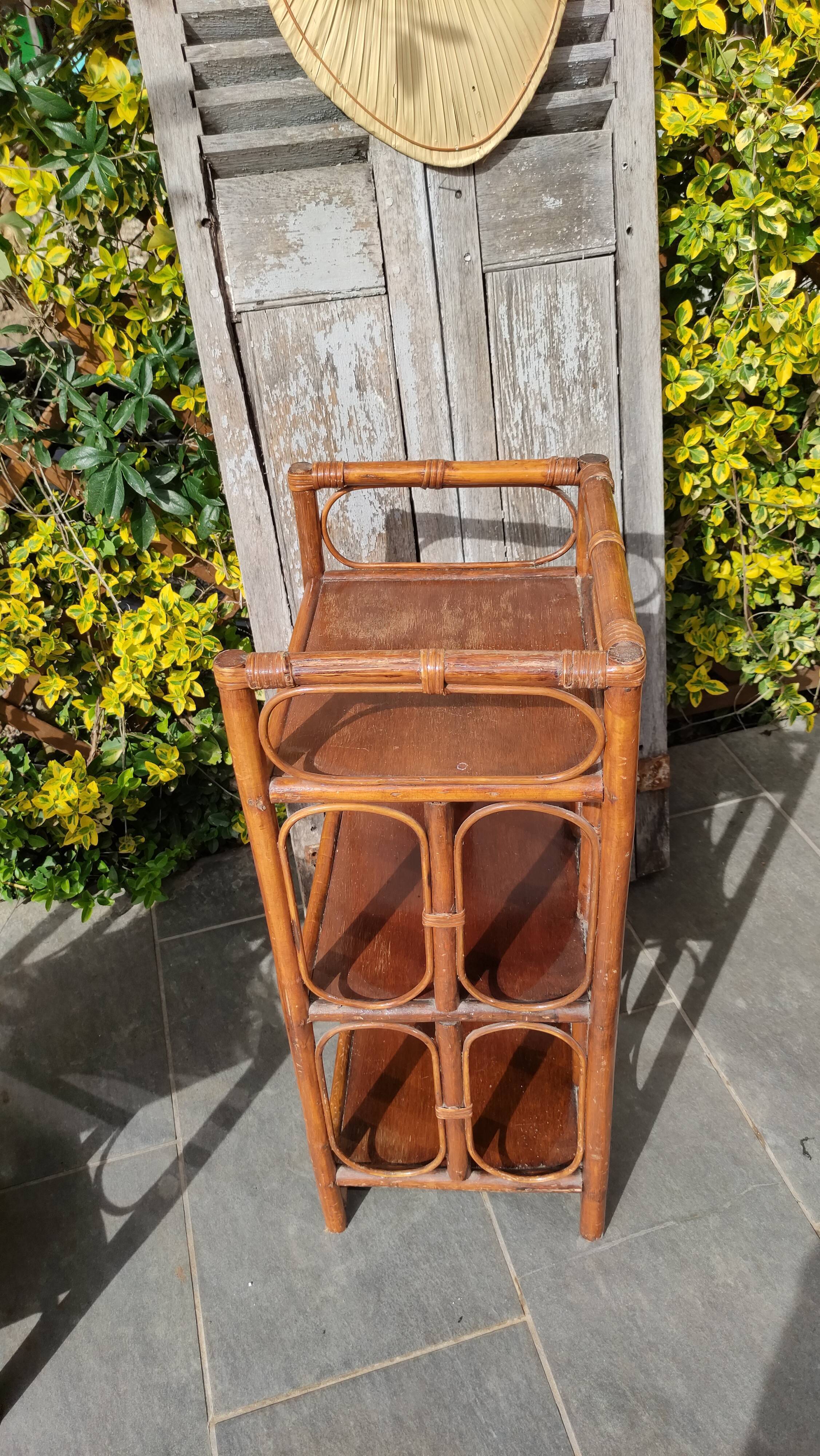 Duo d'étagères en rotin vintage