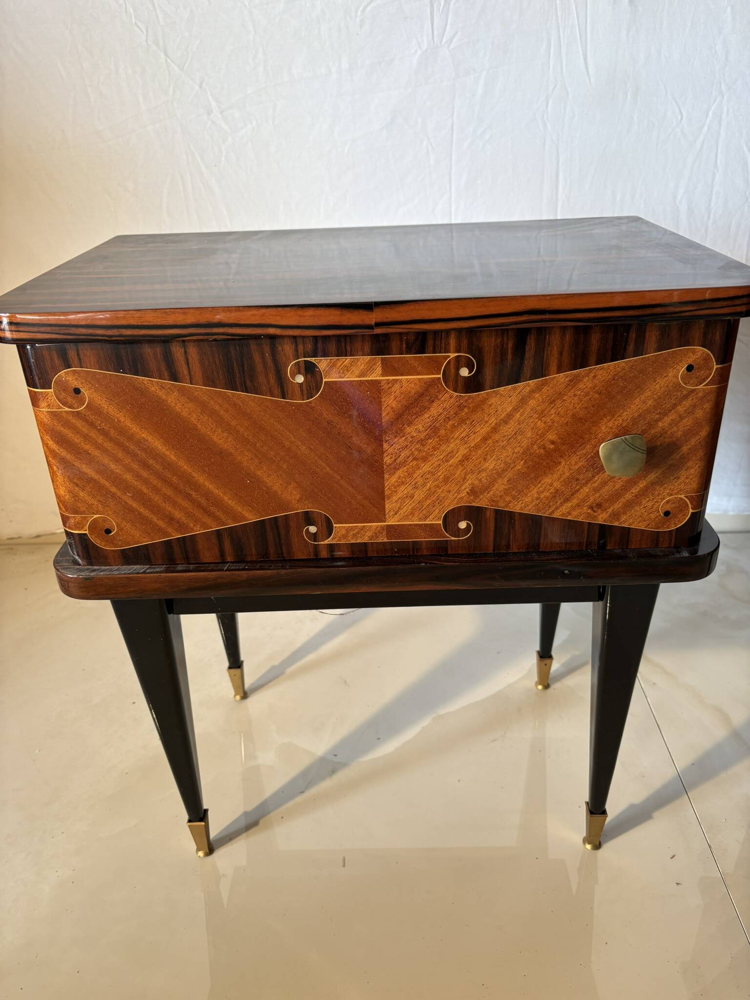 Pair of vintage bedside tables in marquetry wood – revisited Art Deco style