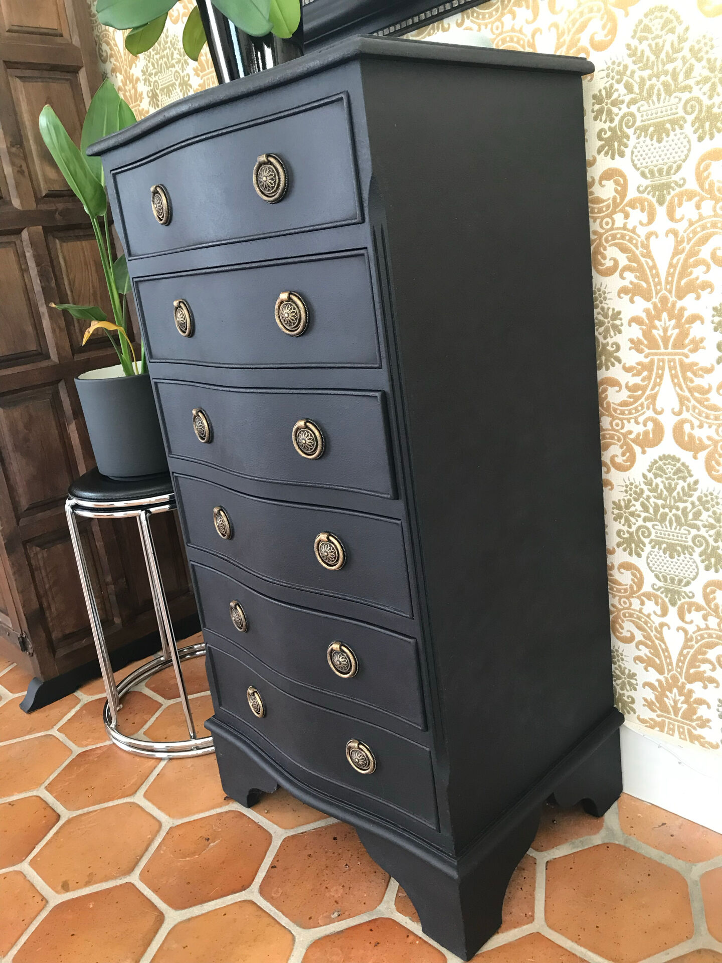 Vintage curved chest of drawers in a reinterpreted Louis XV style