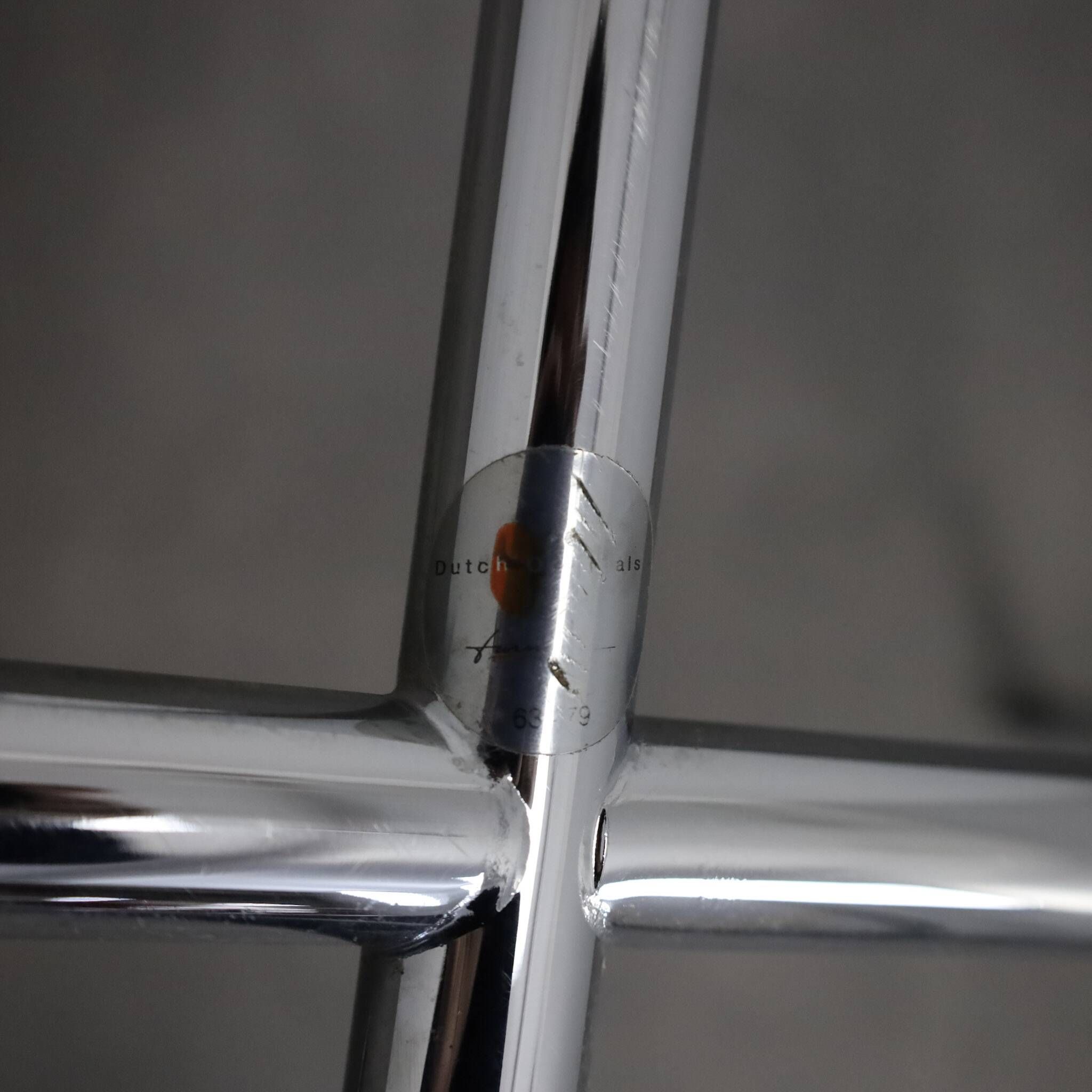 Table basse Bauhaus modèle 427 par Dutch Originals, années 1990.