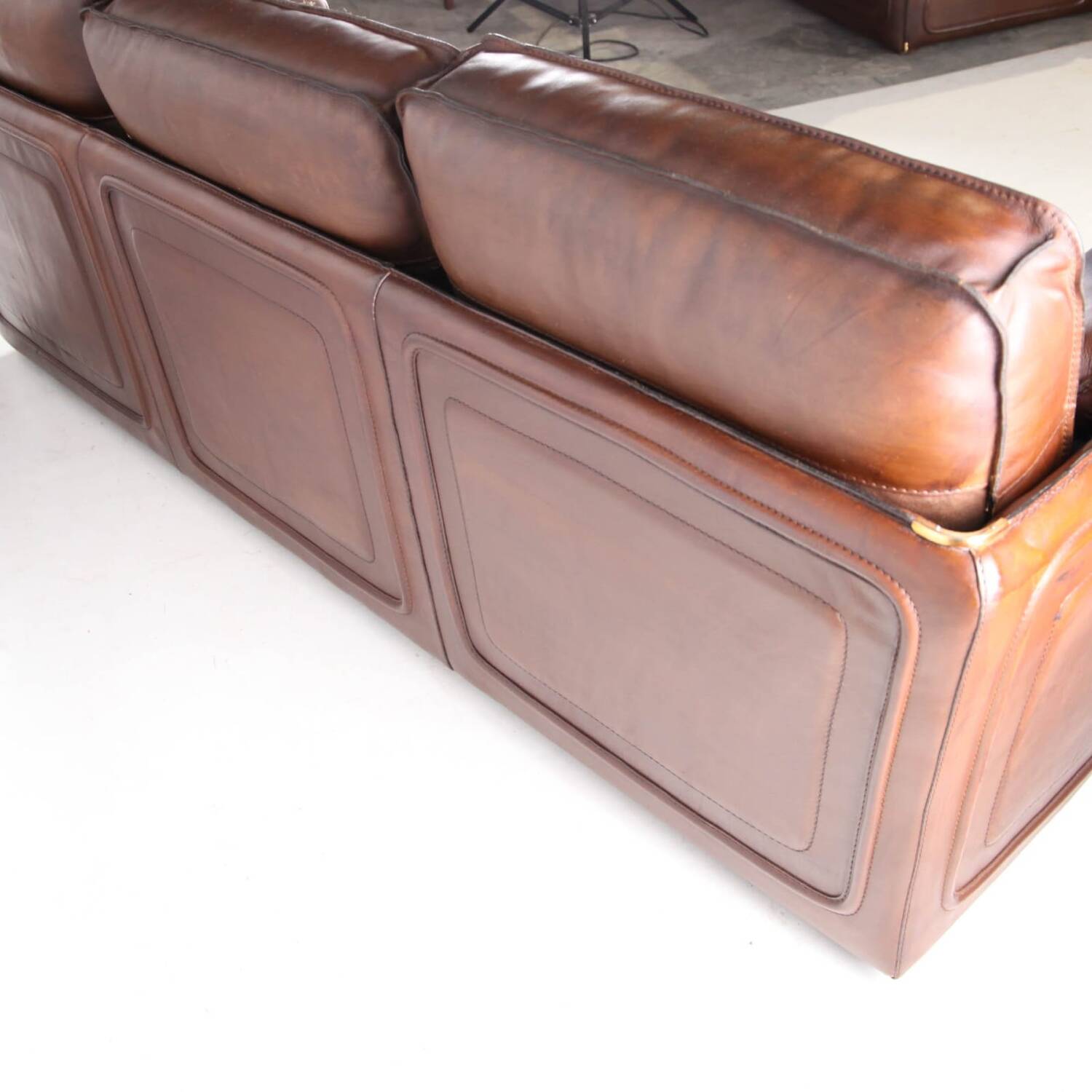 Paire de canapés cuir Roche Bobois