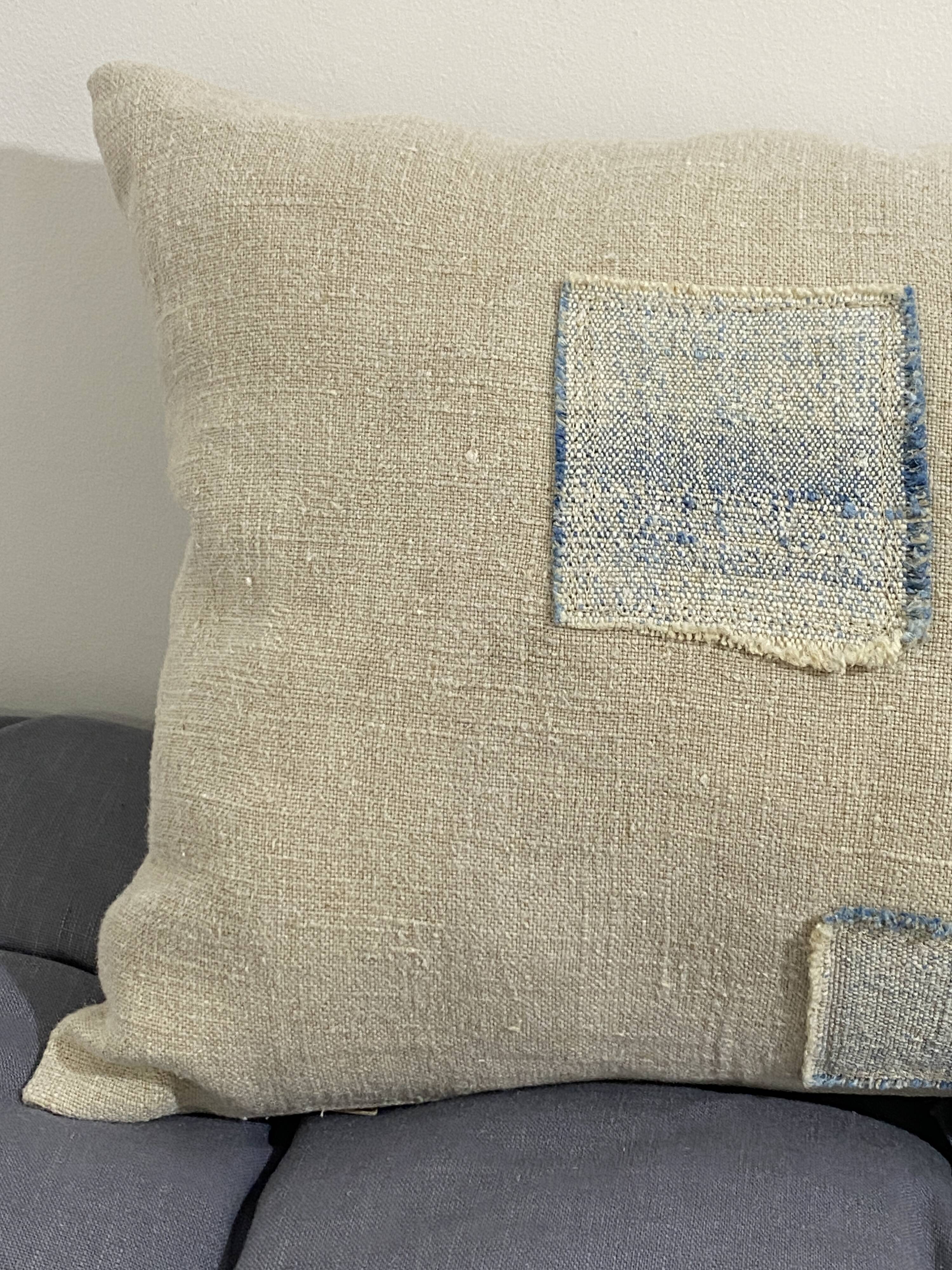 Coussin en toile ancienne style Kilim