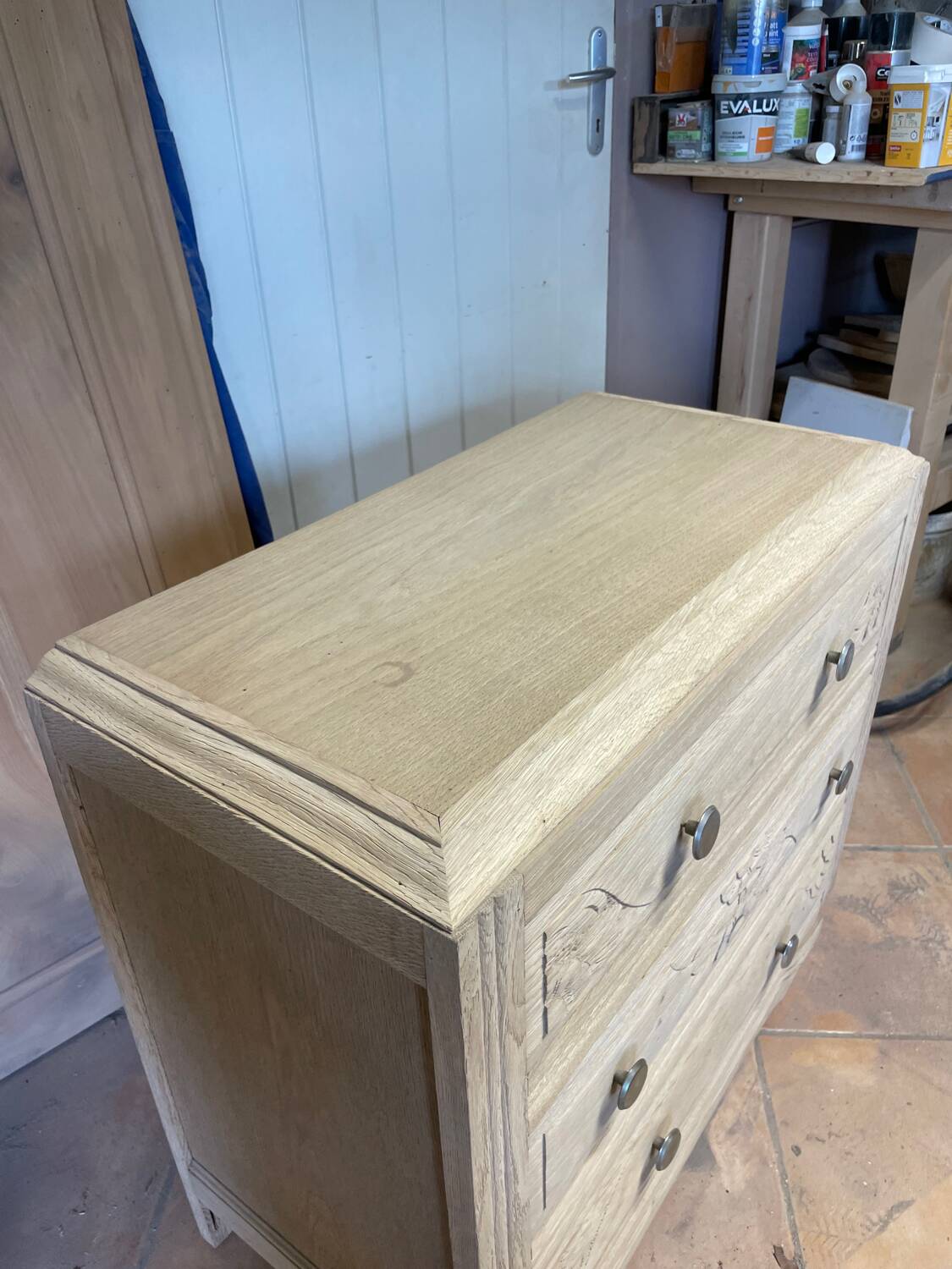 Oak airbrushed chest of drawers – 1930s – 3 drawers