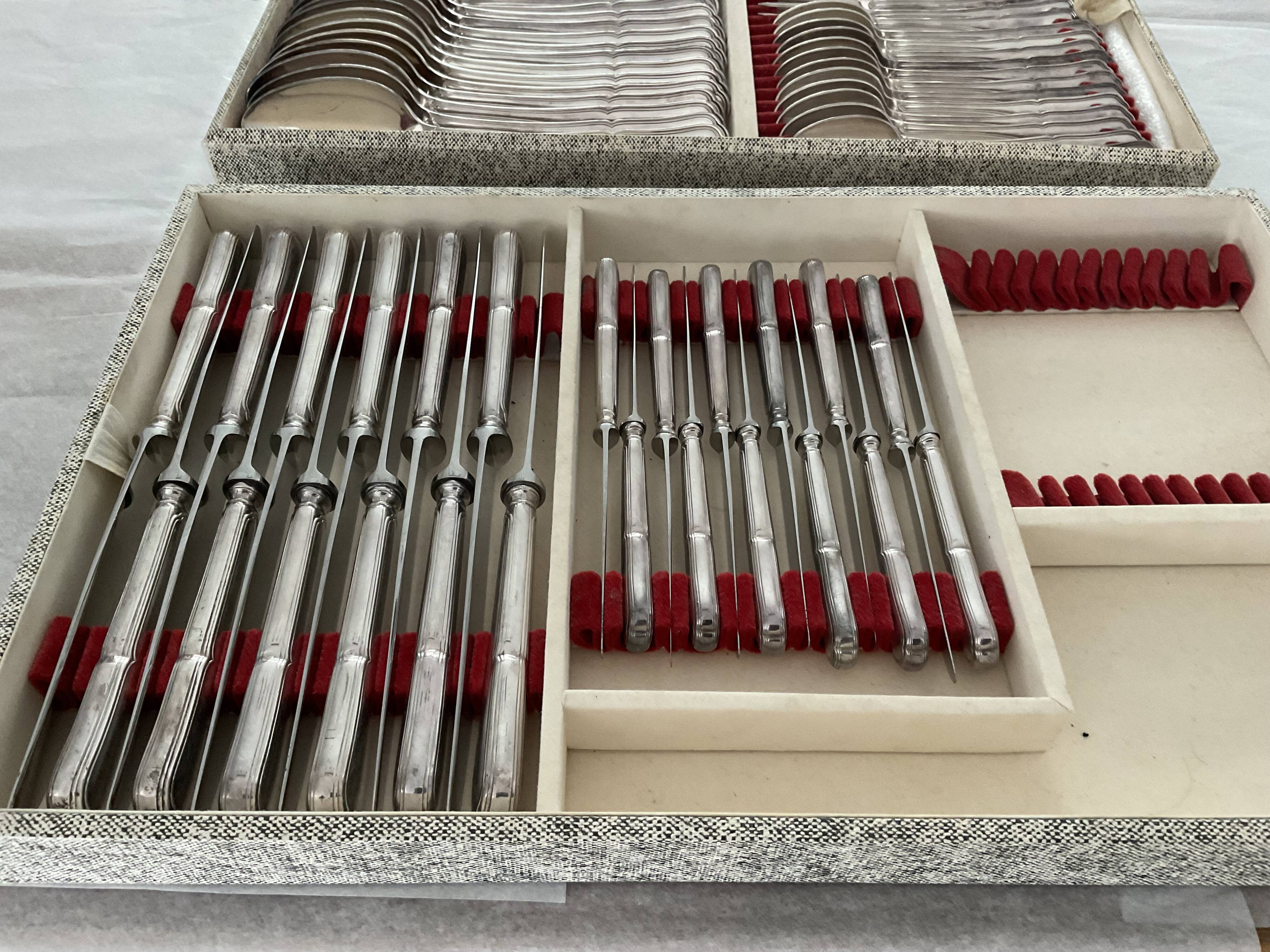 Set 72 couverts .métal argenté . vintage