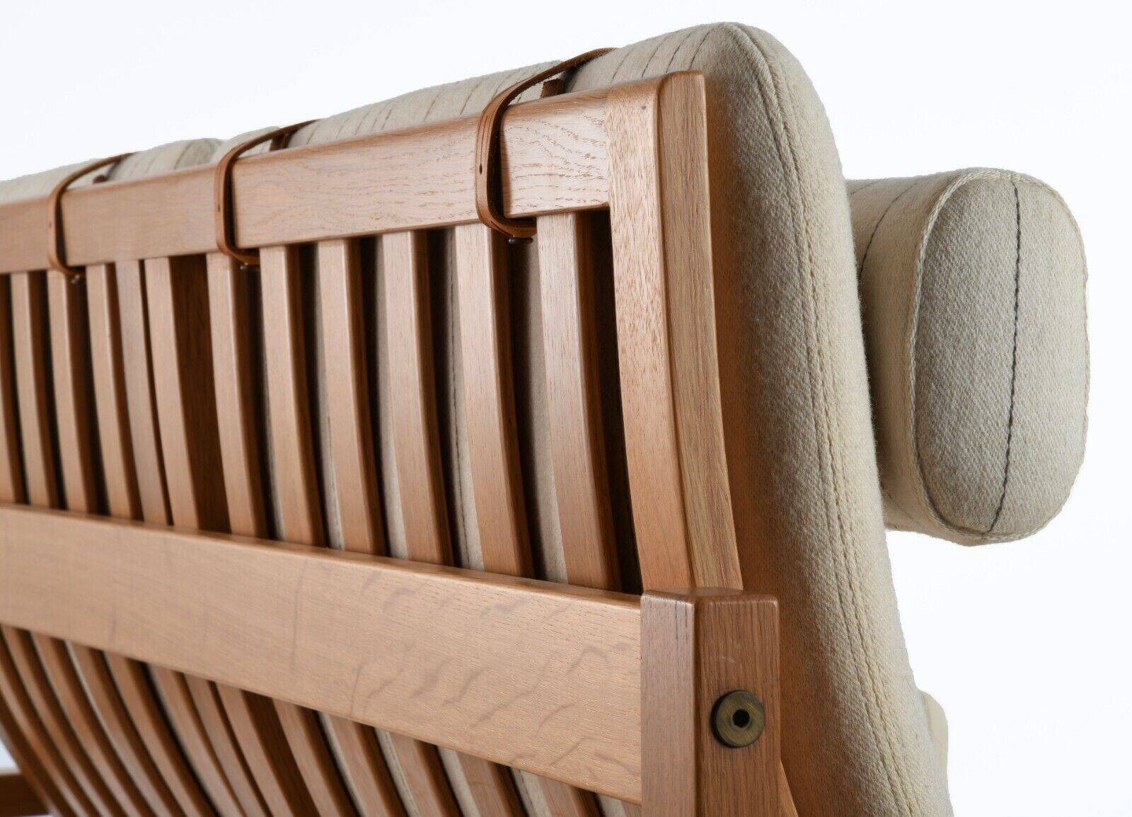 Very beautiful and elegant vintage 2-seater sofa design by Børge Mogensen