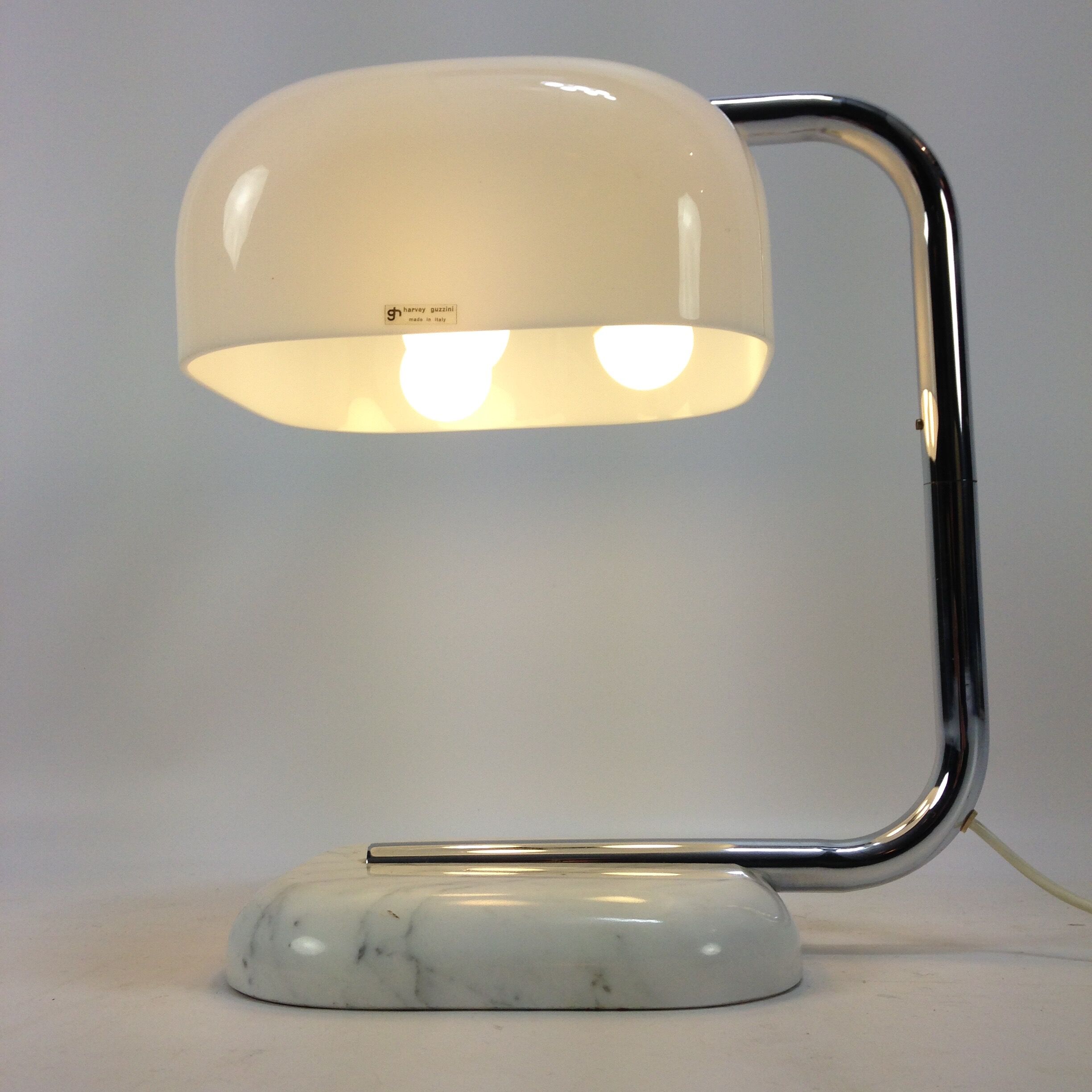 Guzzini table lamp with marble foot, 1970