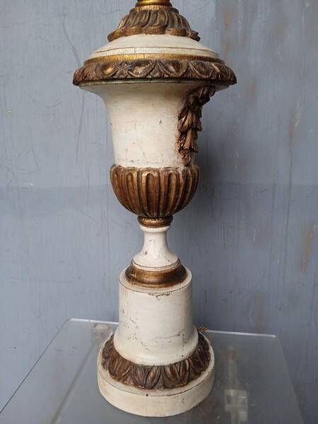 Medicis lamp carved polychrome wood ep 1940