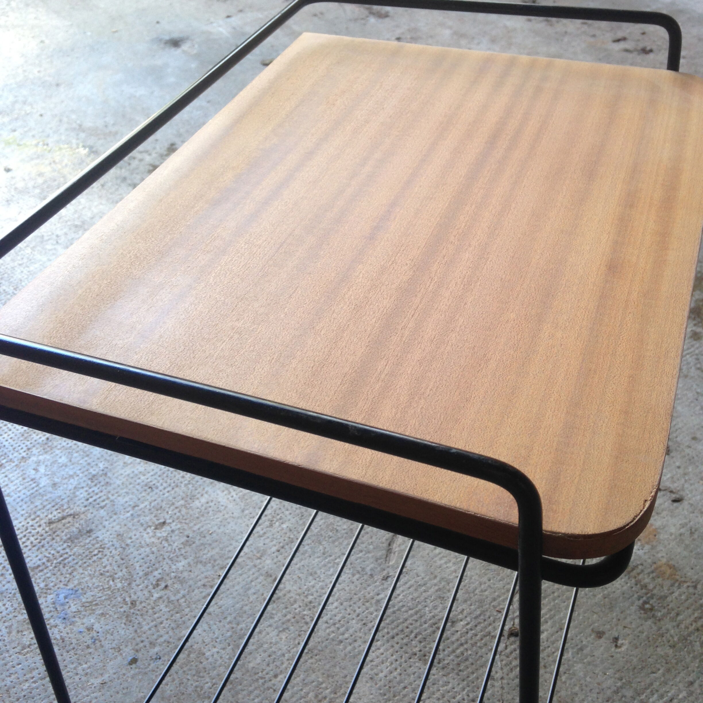 Table d'appoint années 50