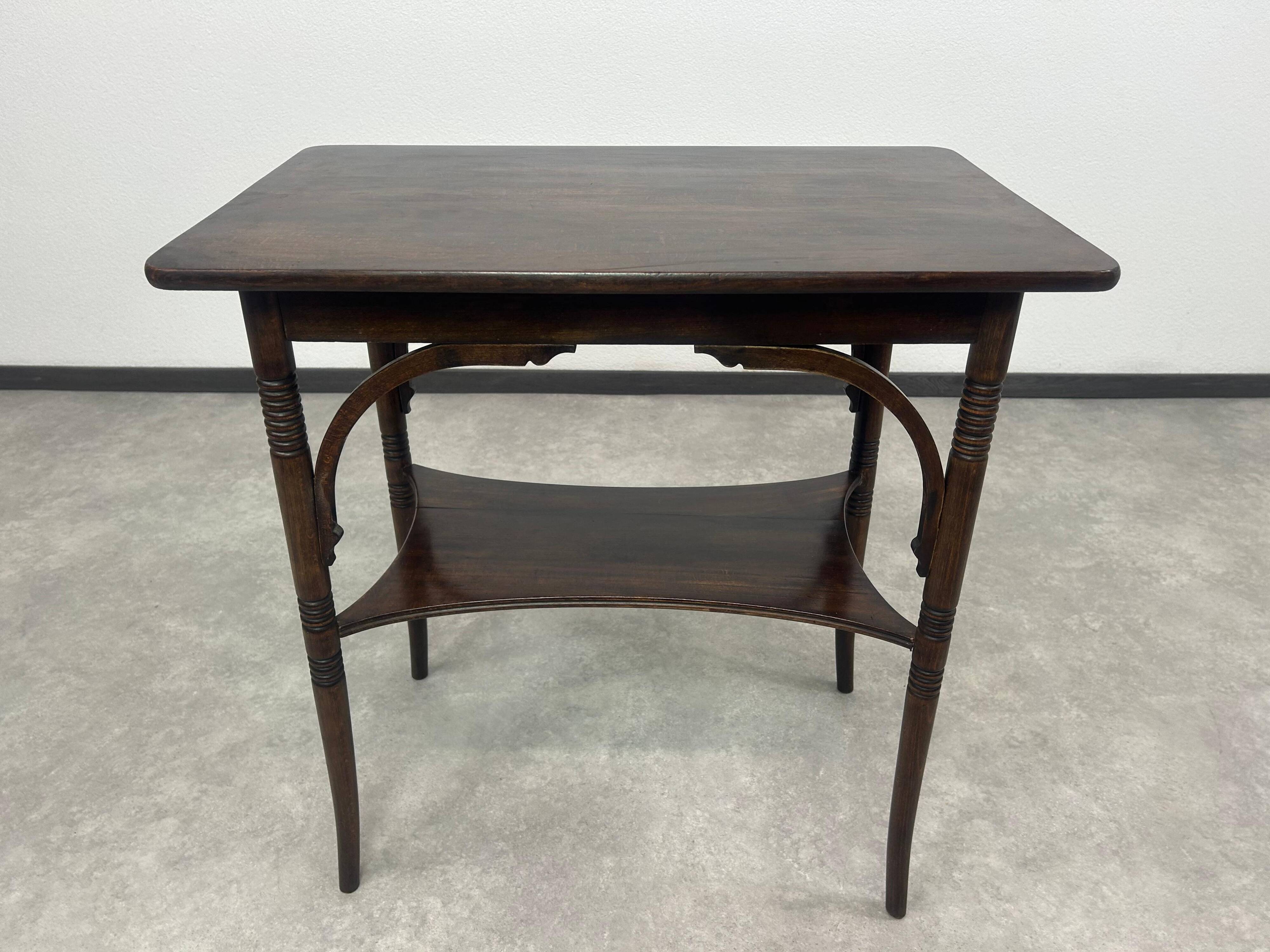Occasional table Jugendstil no.31 by Thonet