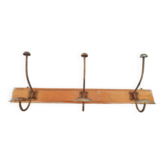 Coat rack with three hooks