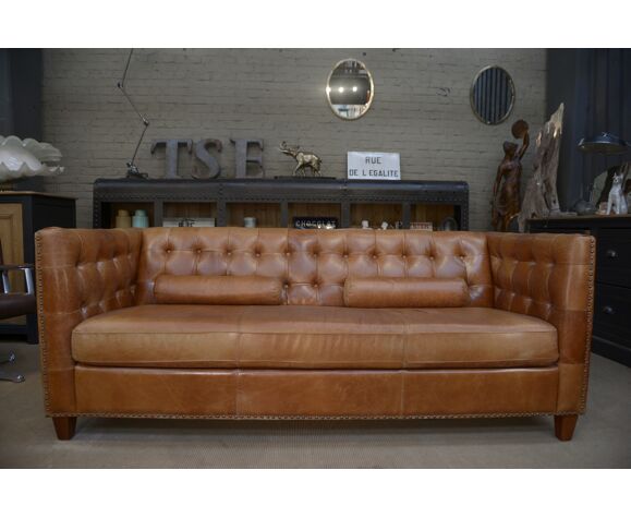 doblado Allí segunda mano Chesterfield sofa in brown studded leather 4 seater | Selency