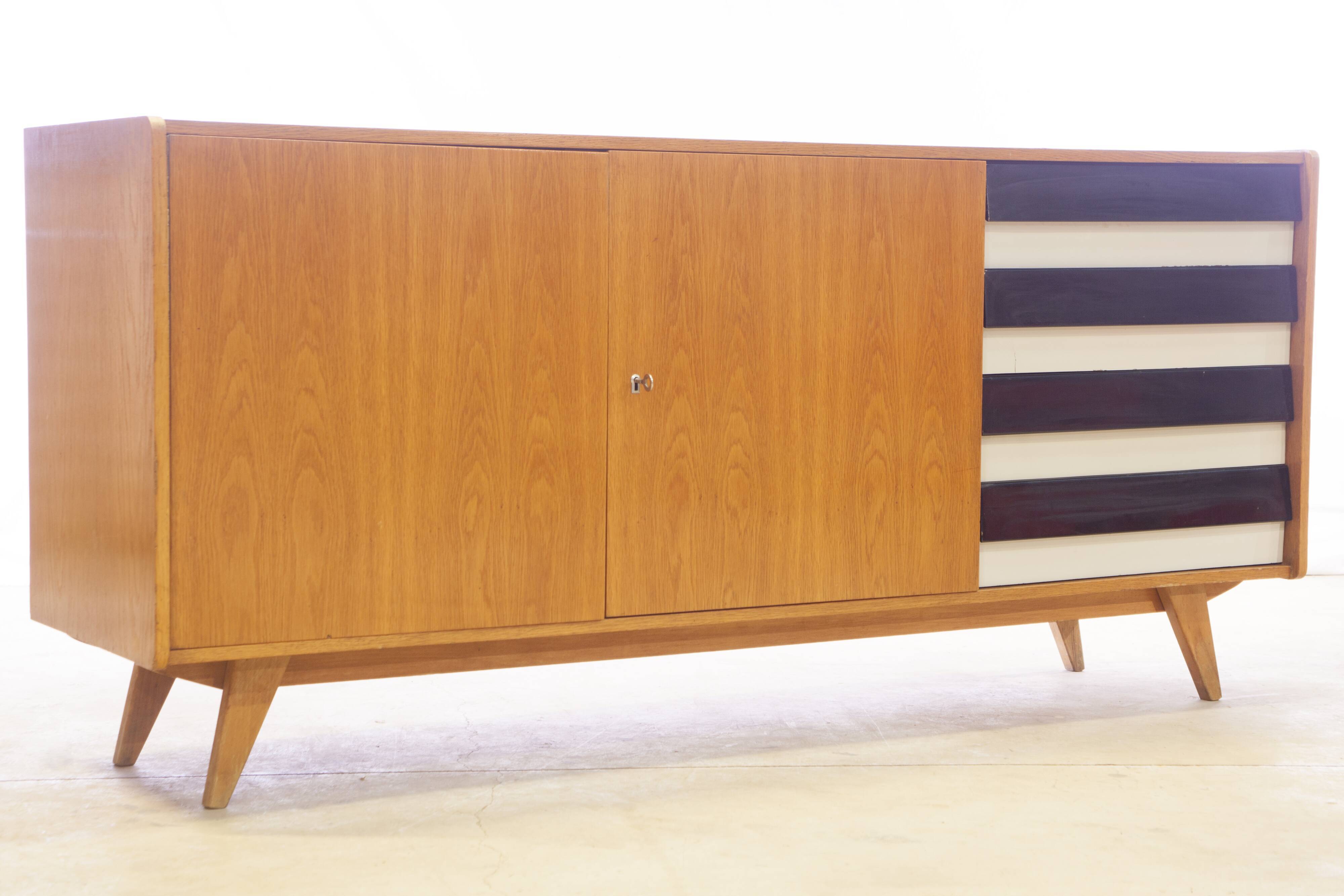 Buffet enfilade U 460 Jiri Jiroutek for Interier Praha