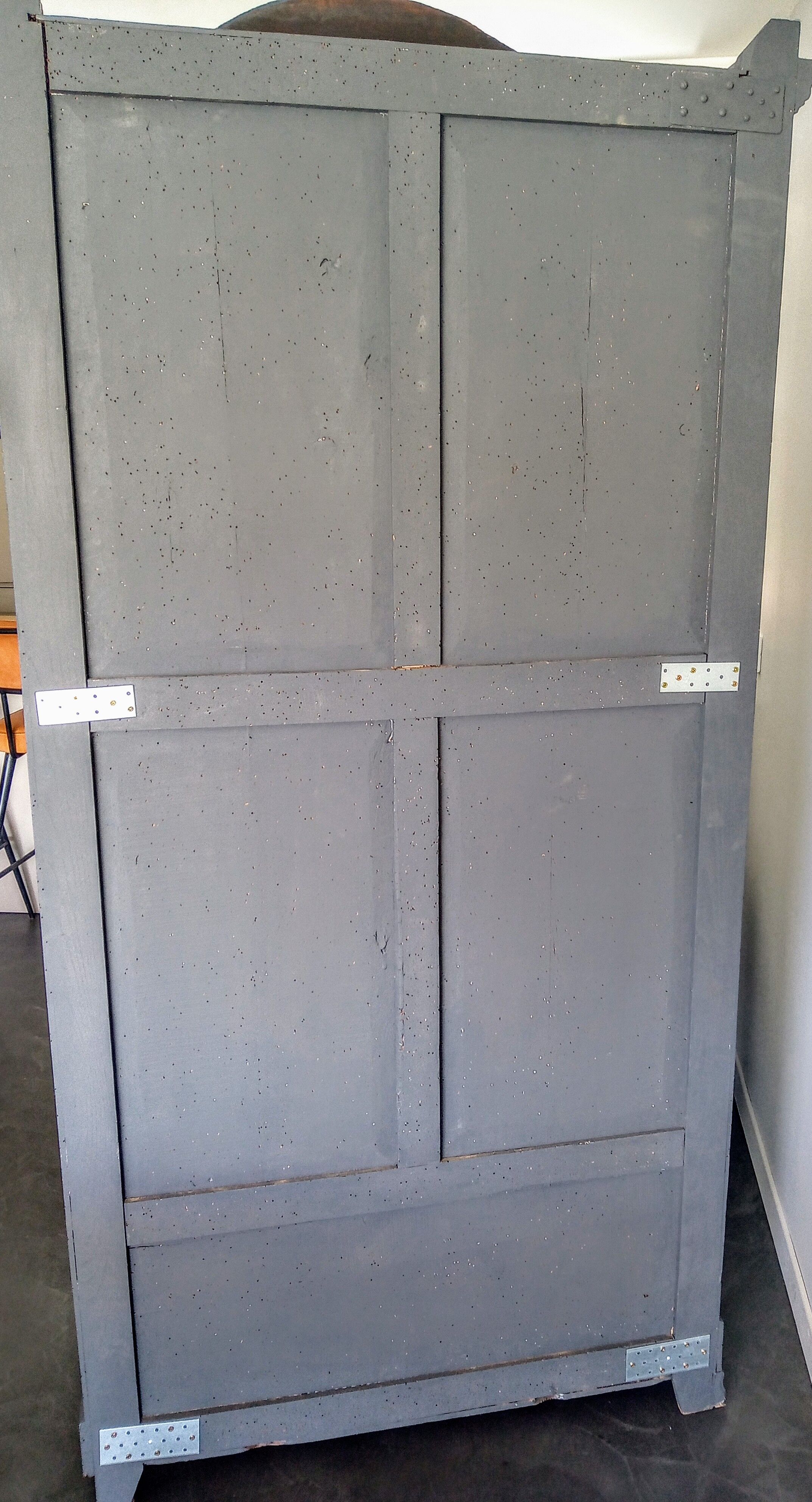 Good-looking wardrobe
