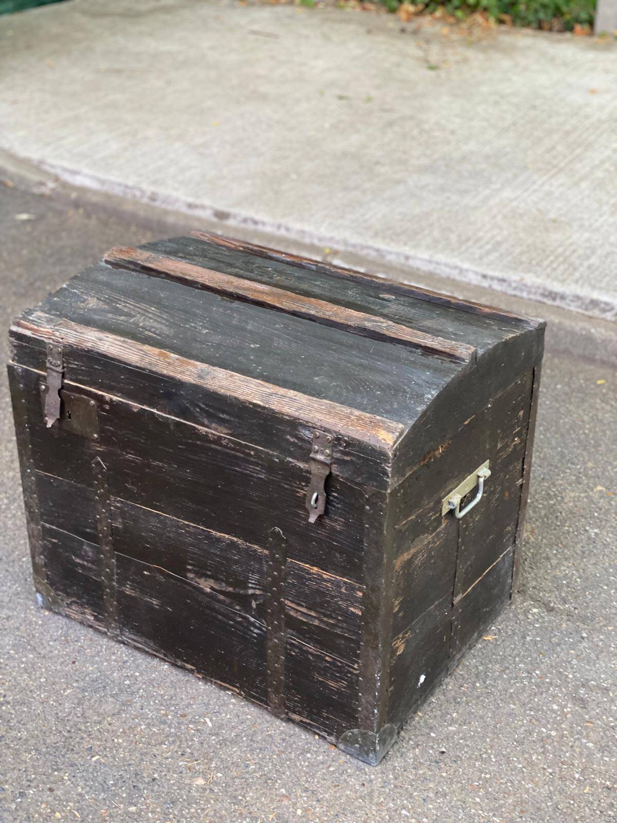 Malle bombée vintage en bois du XIXème