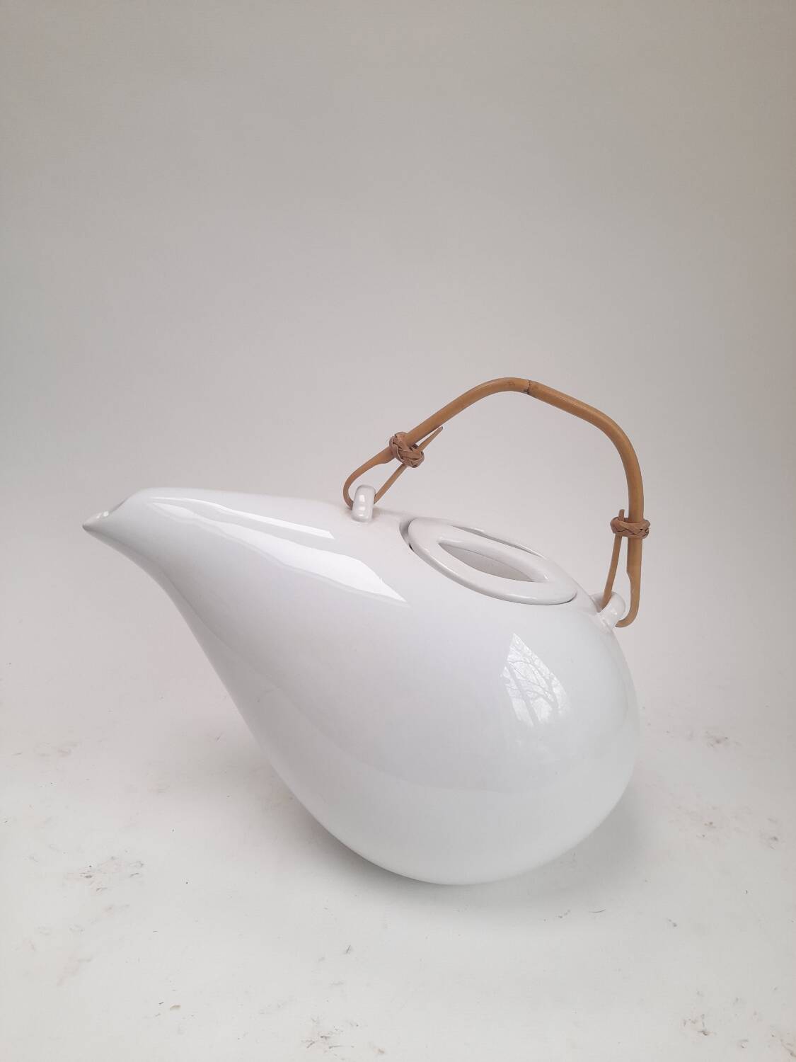 Porcelain teapot Broste Copenhagen