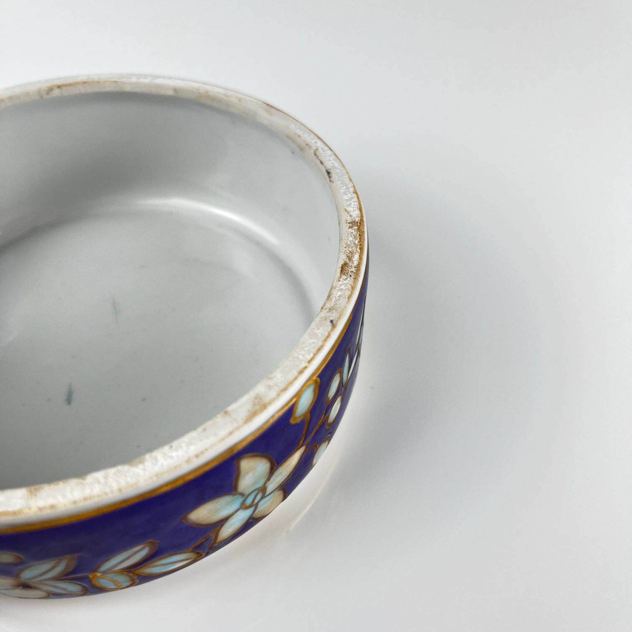 Chinese blue porcelain box with bird and flower motif
