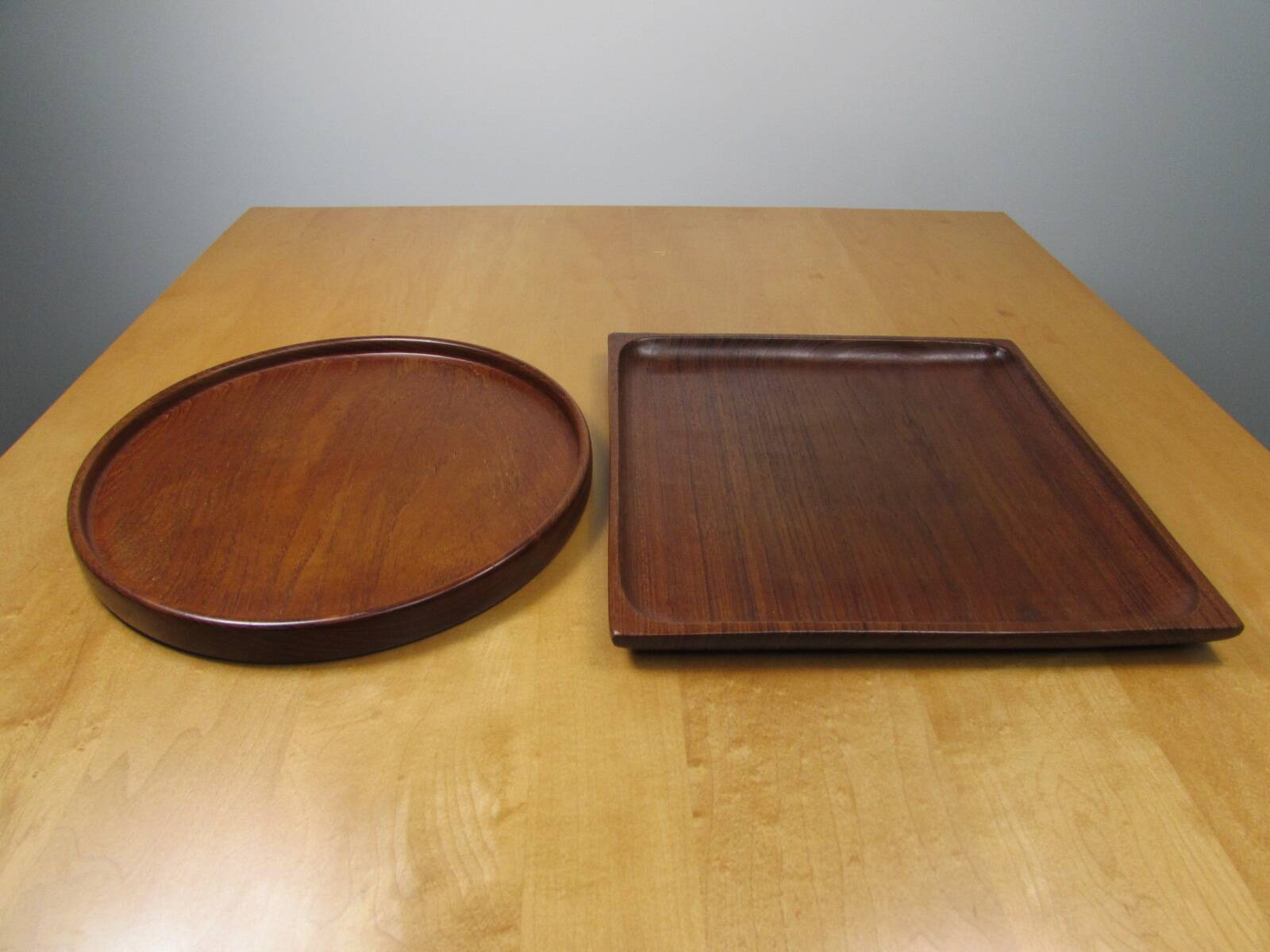 2x plateaux en teck massif du Danemark - Wiggers
