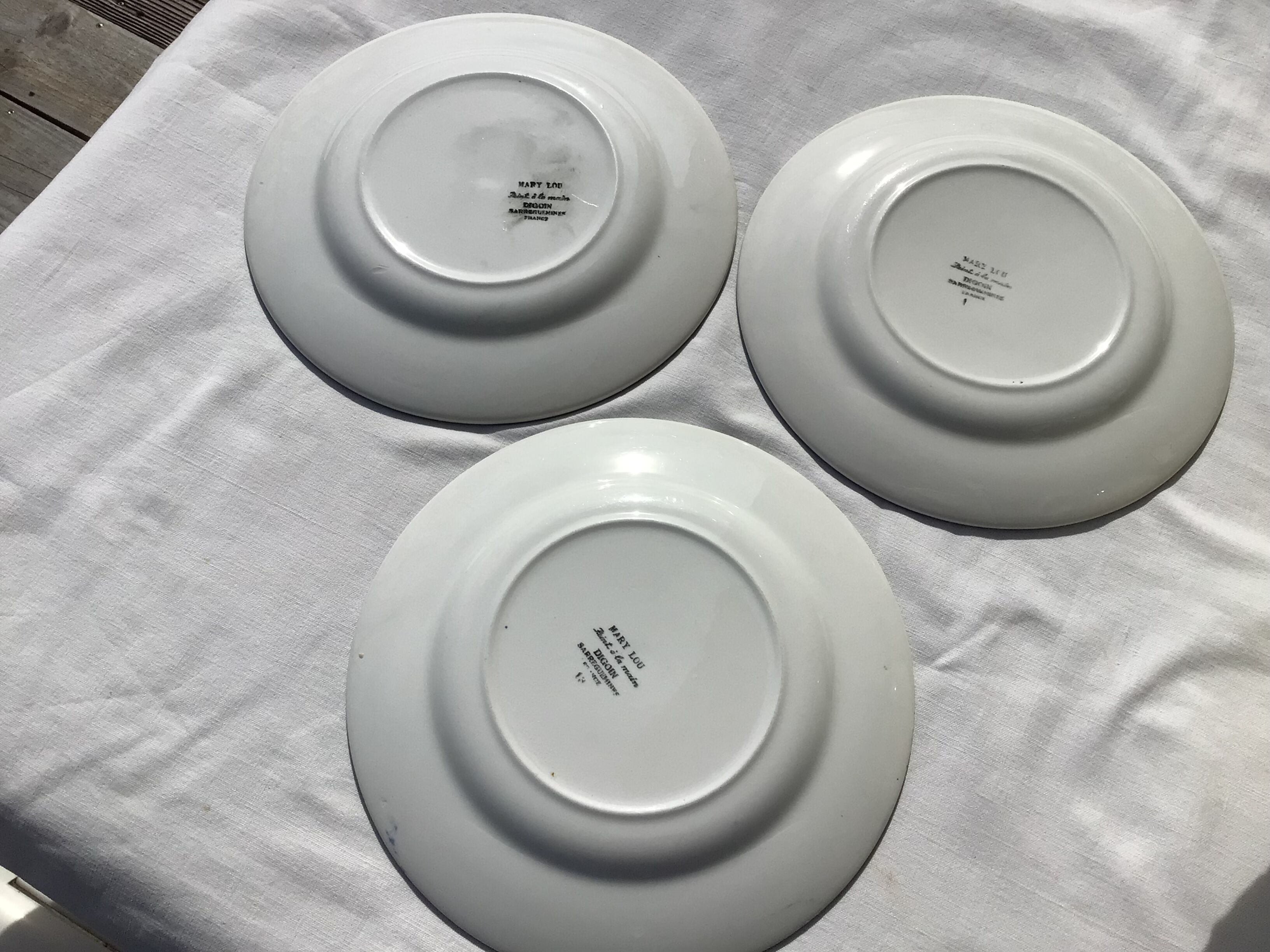 3 Flat plates Digoin Mary Lou blue rim