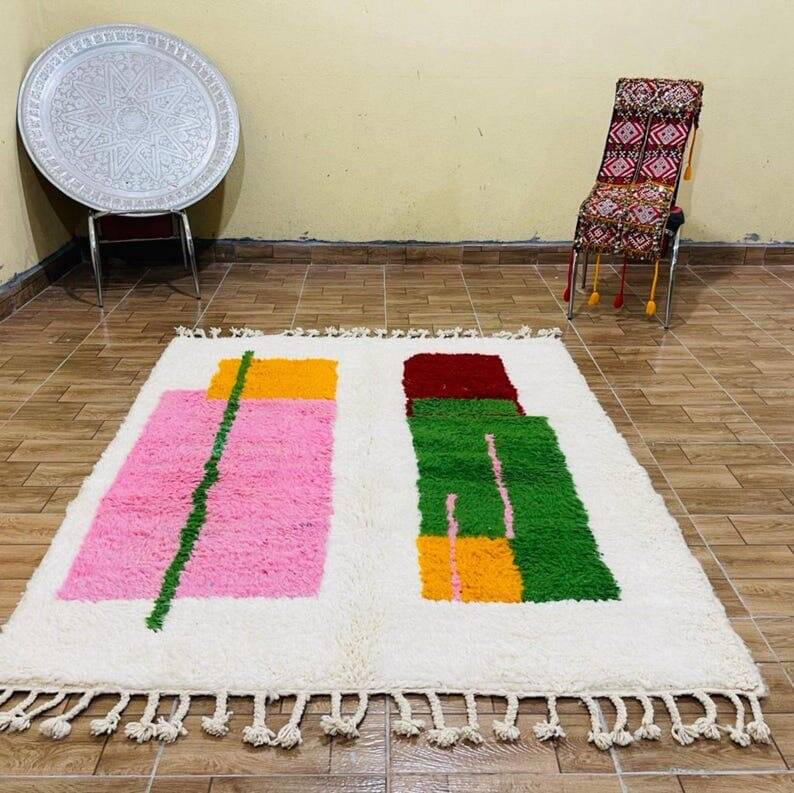 Traditional handmade pure wool Berber rug size 150 x 250 cm.