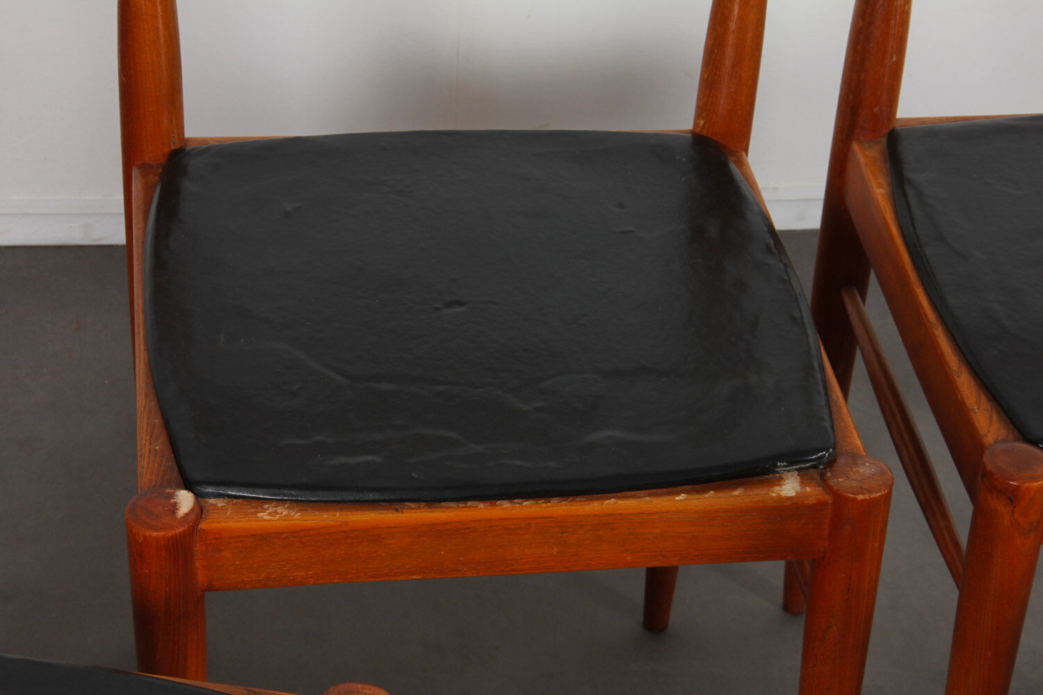 Chairs published by the manufacturer Drevotvar, 1960