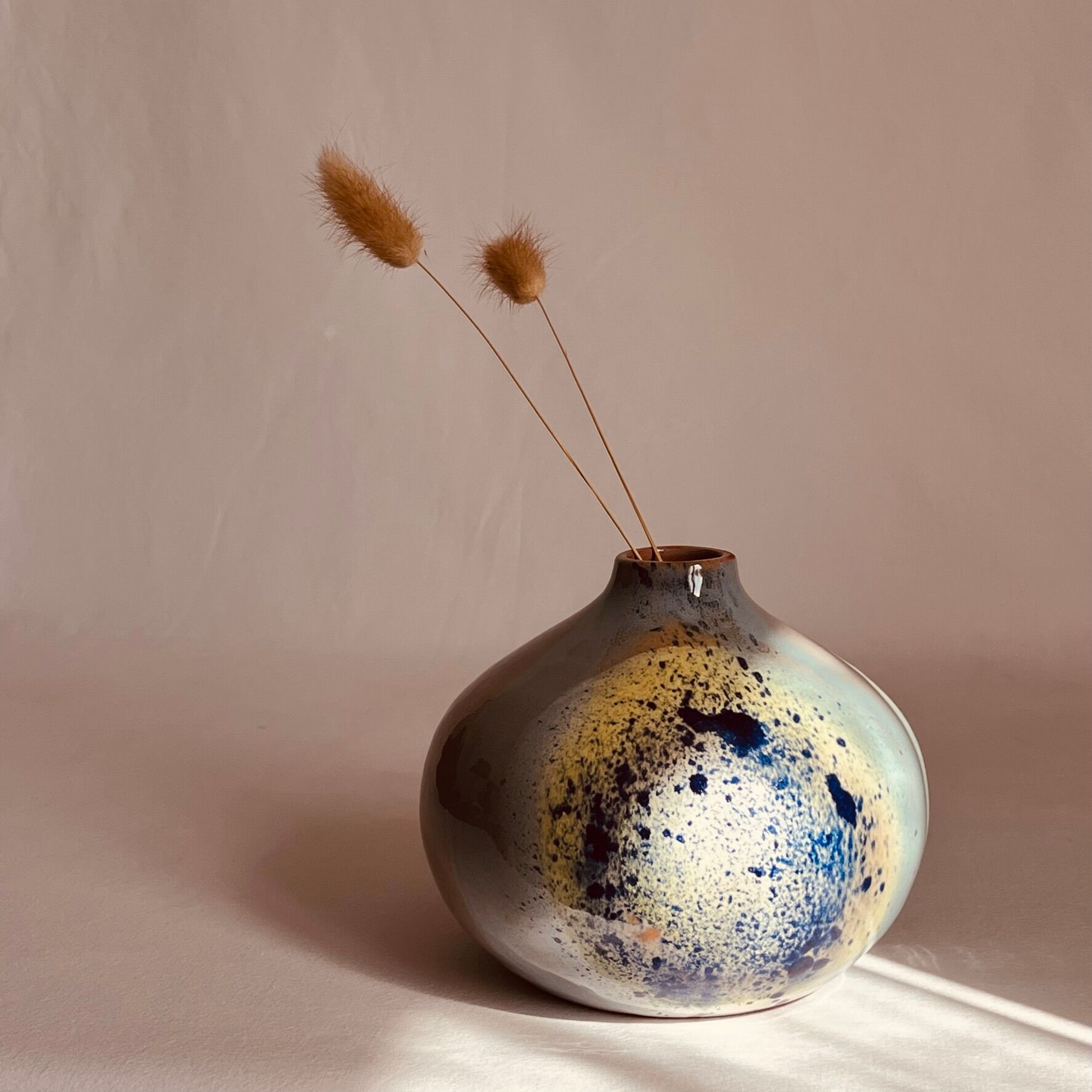 Vase goutte d'eau en terre cuite émaillée bleu