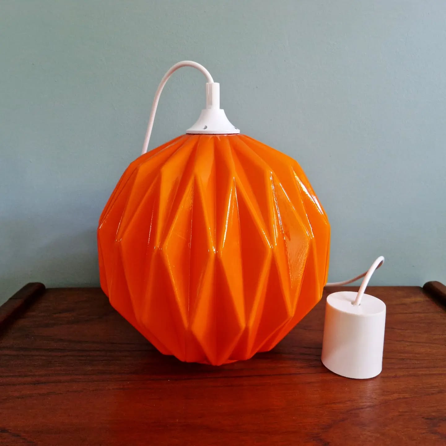 Vintage suspension in orange opaline, 1970