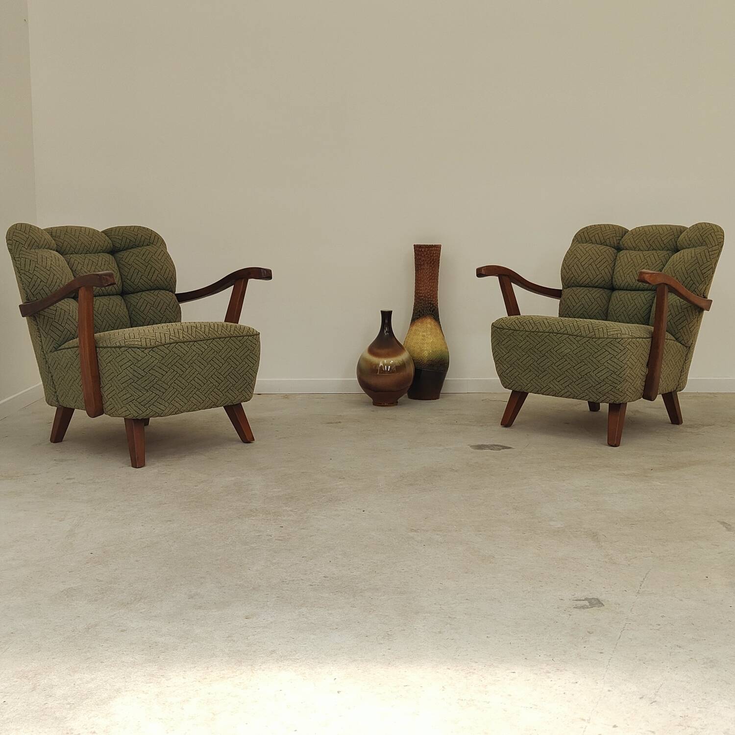 Paire de fauteuils Halabala vert par Druzba Bratislava B-609 année 59