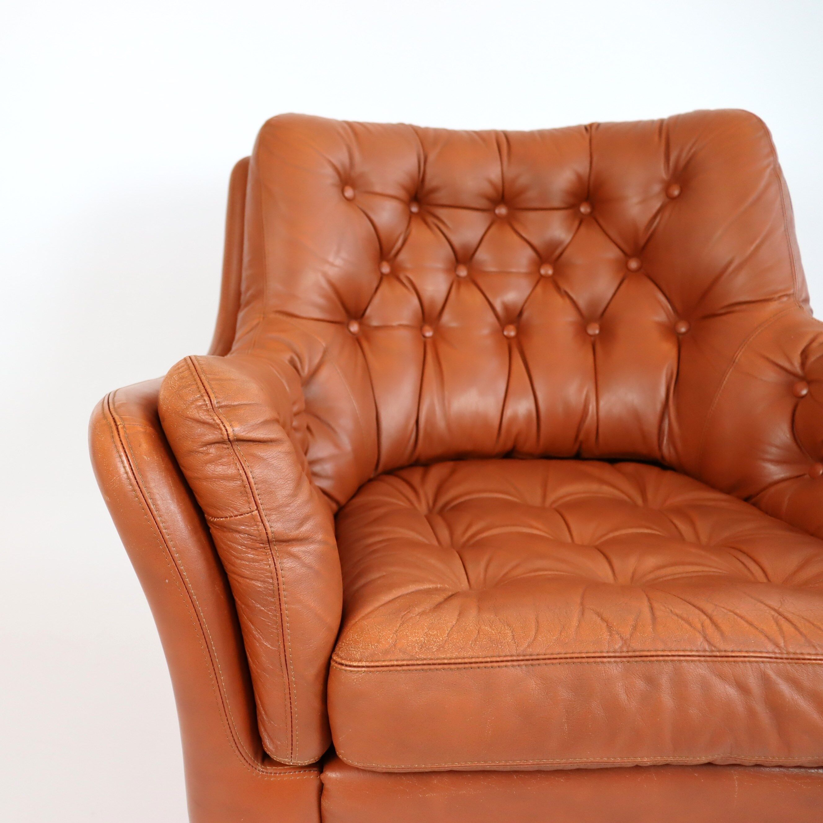 Leather club chair