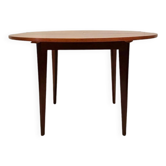 Mid Century Modern Italian Extendible Dining Table,  attributed to Vittorio Dassi, 1960 's